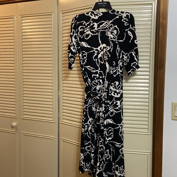 Anne Klein wrap dress! Great condition! Soft and stretchy - Picture 2 of 7